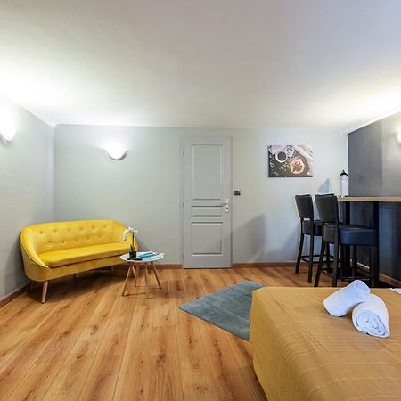 3 Pieces Des Jardins Apartment ม็องตง ภายนอก รูปภาพ