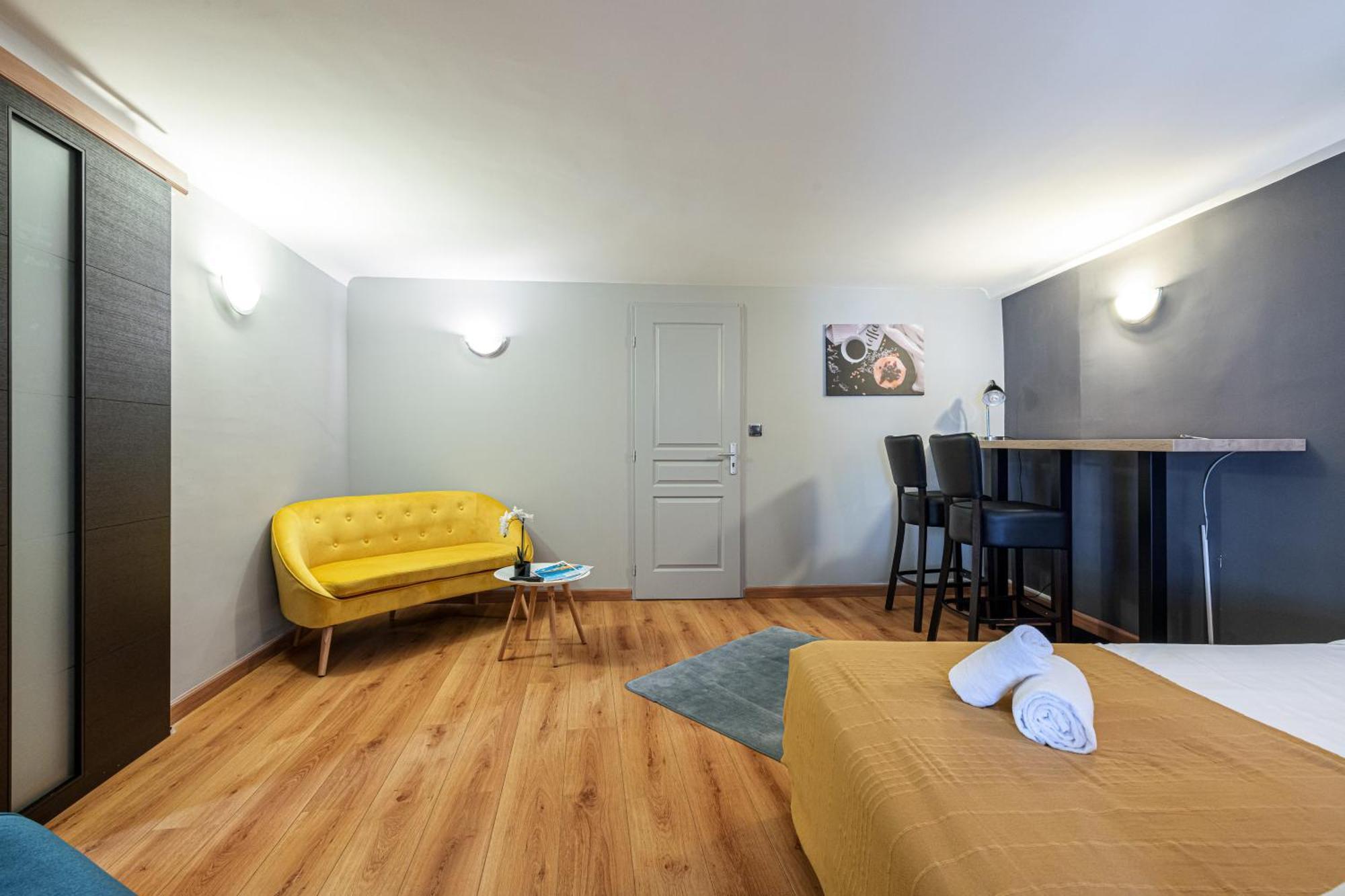 3 Pieces Des Jardins Apartment ม็องตง ภายนอก รูปภาพ